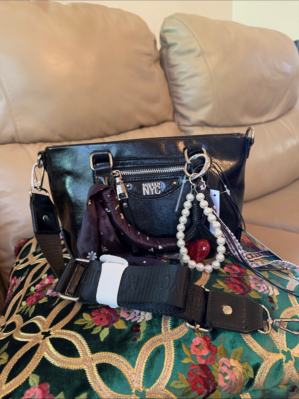 Small Madden NYC Black Pearl-Accent Crossbody Bag Women Teen Girls Handle Zipper